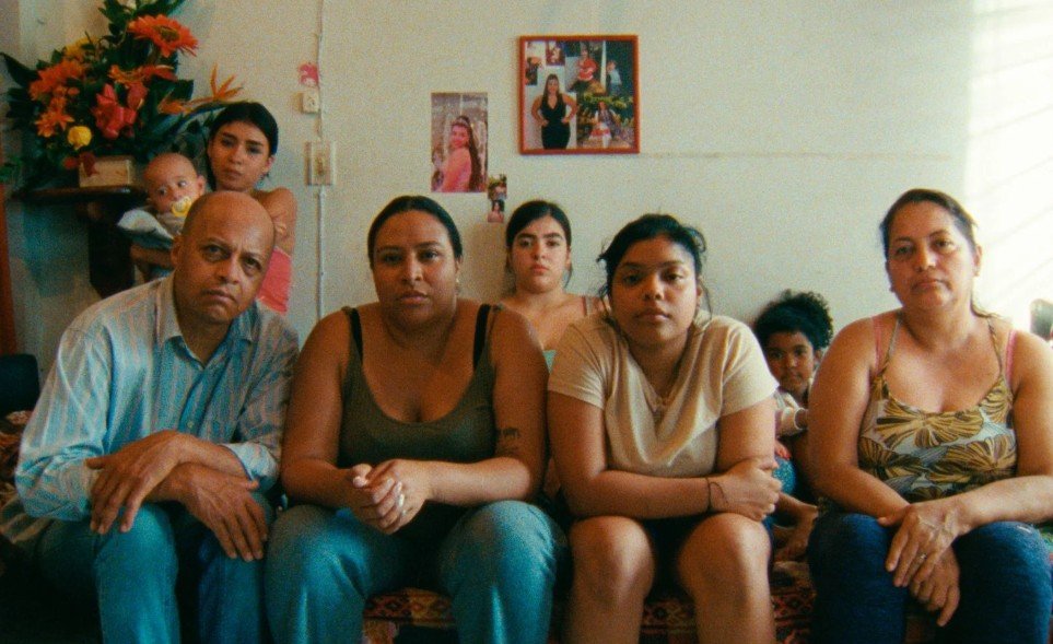 Yurlady et sa famille - Un Poète - 2025 - Simón Mesa Soto