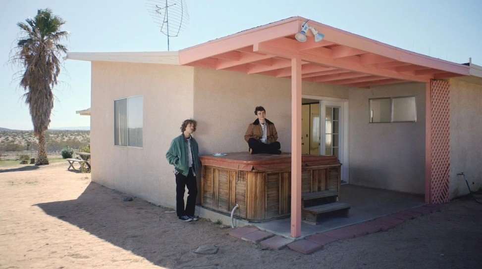 Maison de Room Temperature - Dennis Cooper - Zac Farley